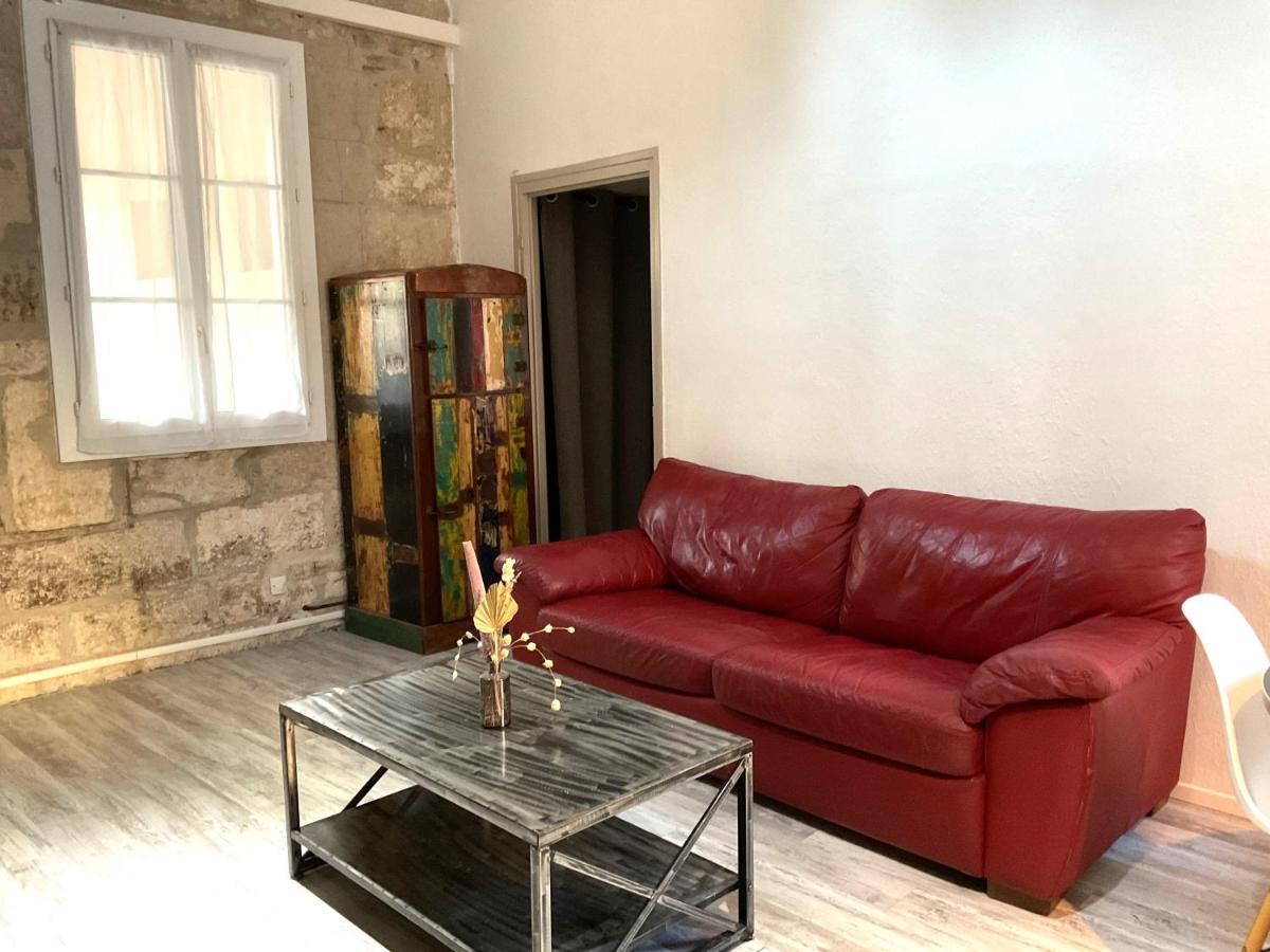 Place Aux Herbes Apartment Ним Екстериор снимка