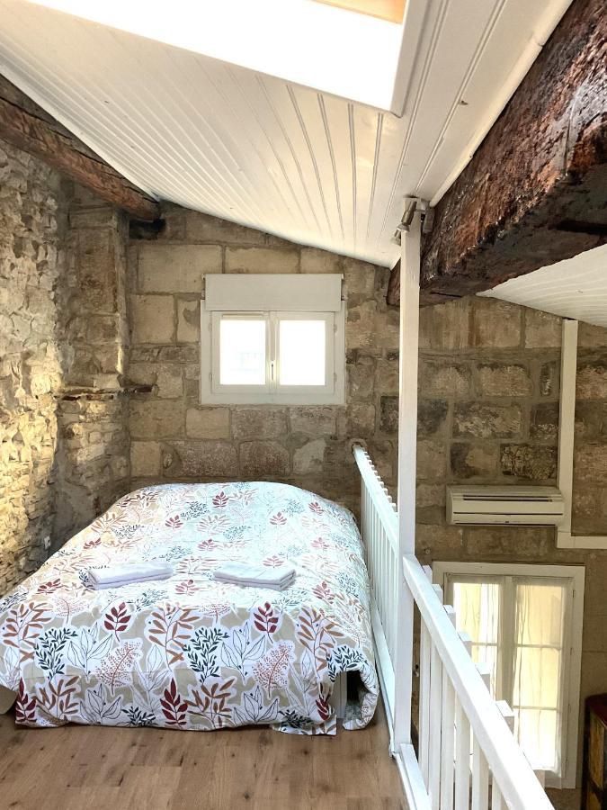 Place Aux Herbes Apartment Ним Екстериор снимка
