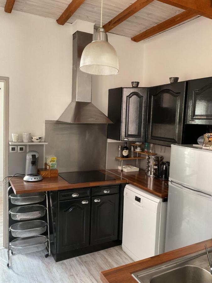 Place Aux Herbes Apartment Ним Екстериор снимка