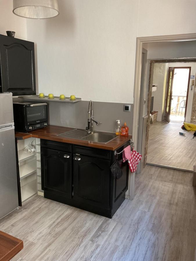 Place Aux Herbes Apartment Ним Екстериор снимка