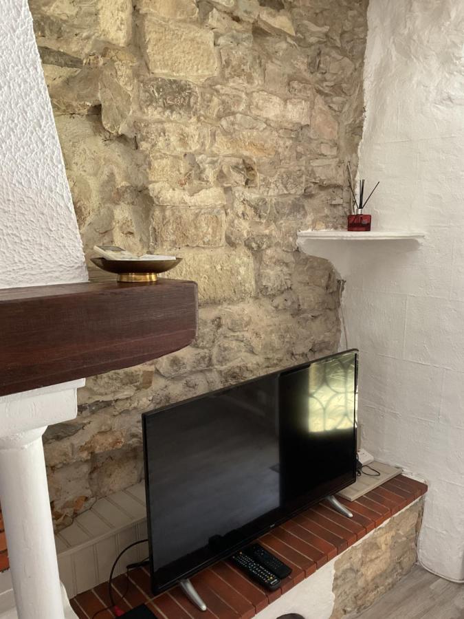 Place Aux Herbes Apartment Ним Екстериор снимка