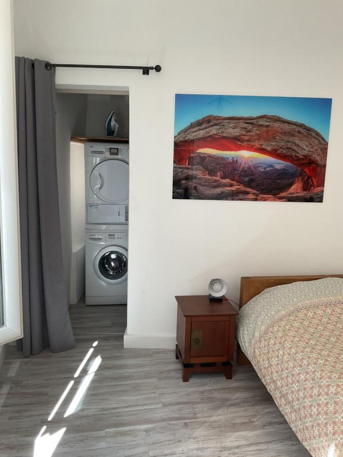 Place Aux Herbes Apartment Ним Екстериор снимка