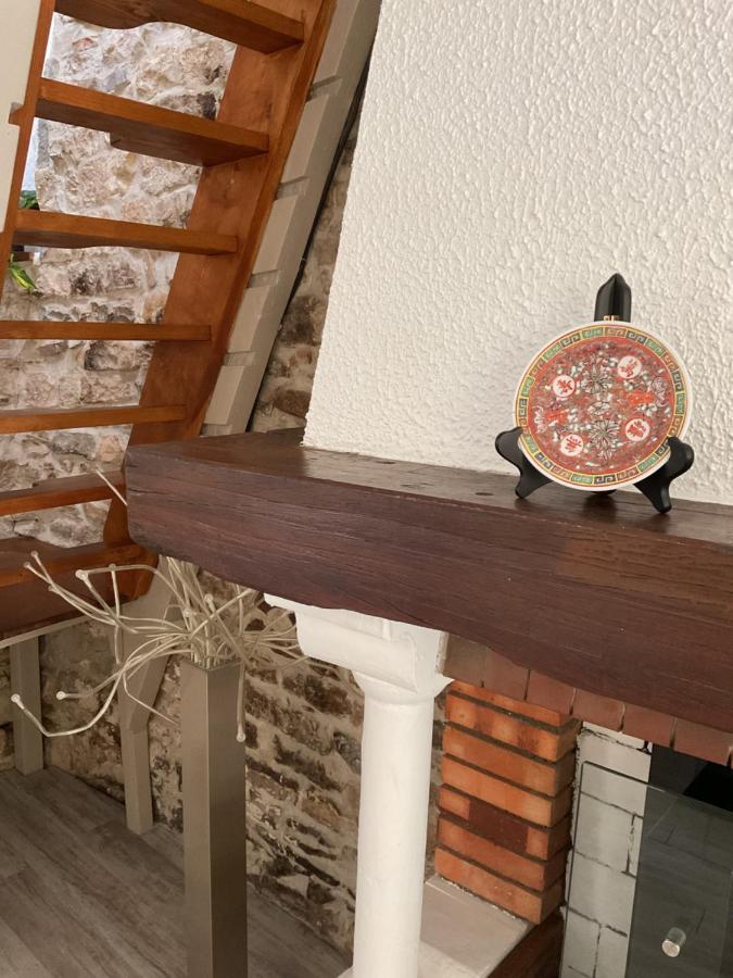 Place Aux Herbes Apartment Ним Екстериор снимка