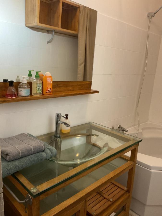 Place Aux Herbes Apartment Ним Екстериор снимка