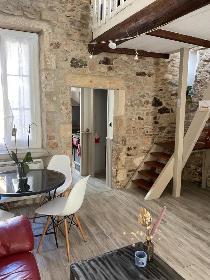 Place Aux Herbes Apartment Ним Екстериор снимка